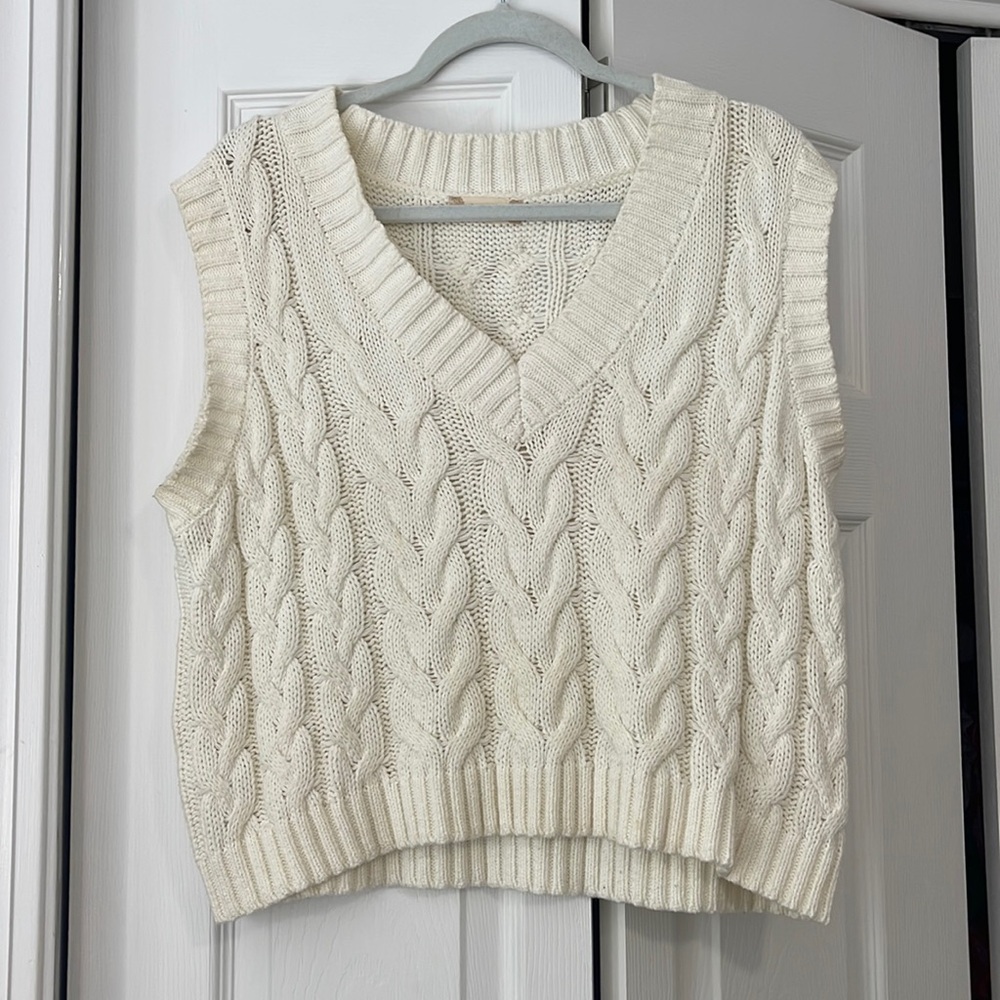 Altered state, white/cream sweater, vest, size XS